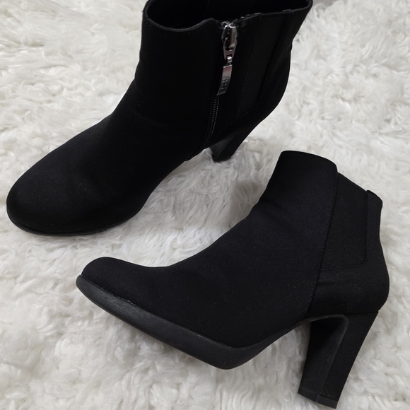 Lauren Blackwell Black Ankle Boots - Size 6 - Like New - Picture 3 of 3
